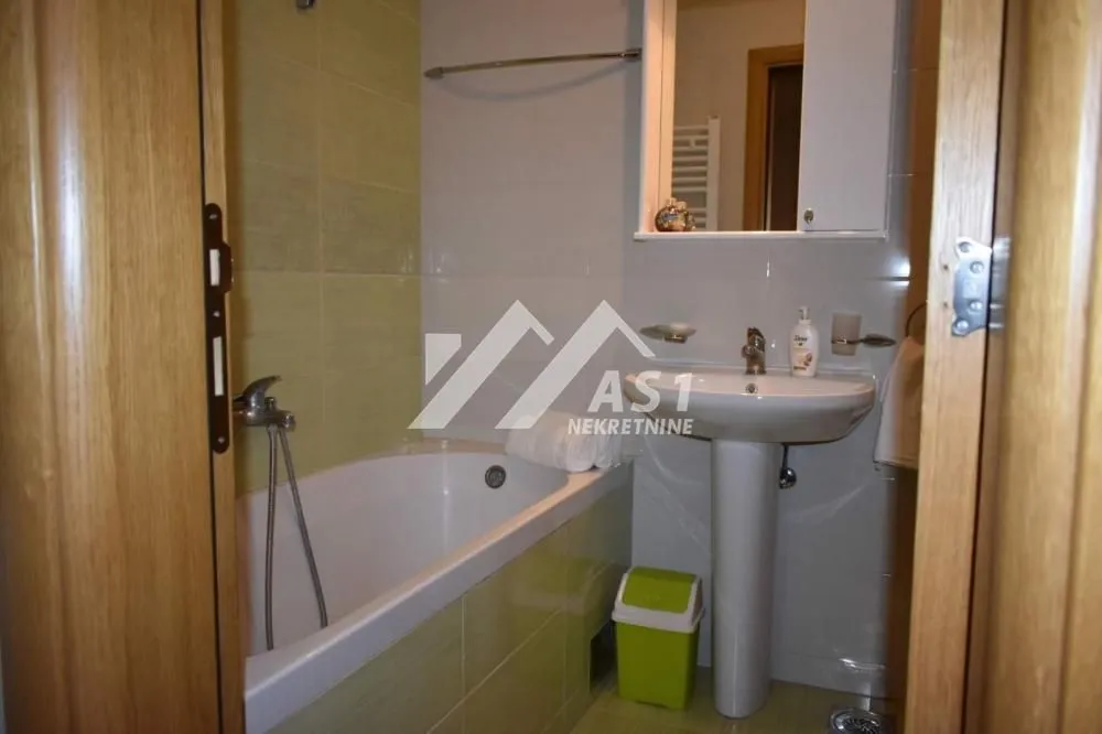 Izdavanje, dvosoban stan, 42m², Podbara, Novi Sad Sve Podlokacije