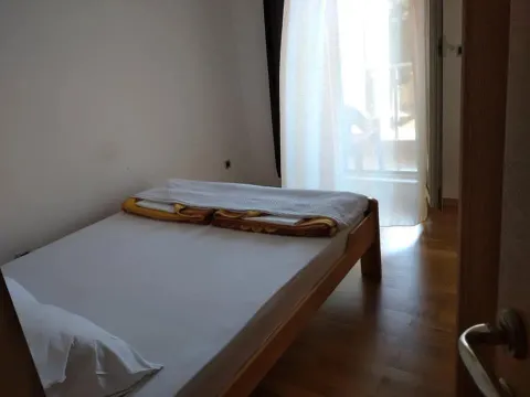 Rent, one bedroom apartment, 55m², Budva, Crna Gora - image 10
