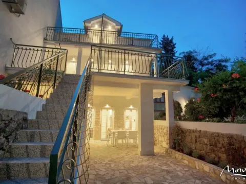 Sale, two bedroom apartment, 70m², Baošići, Herceg Novi