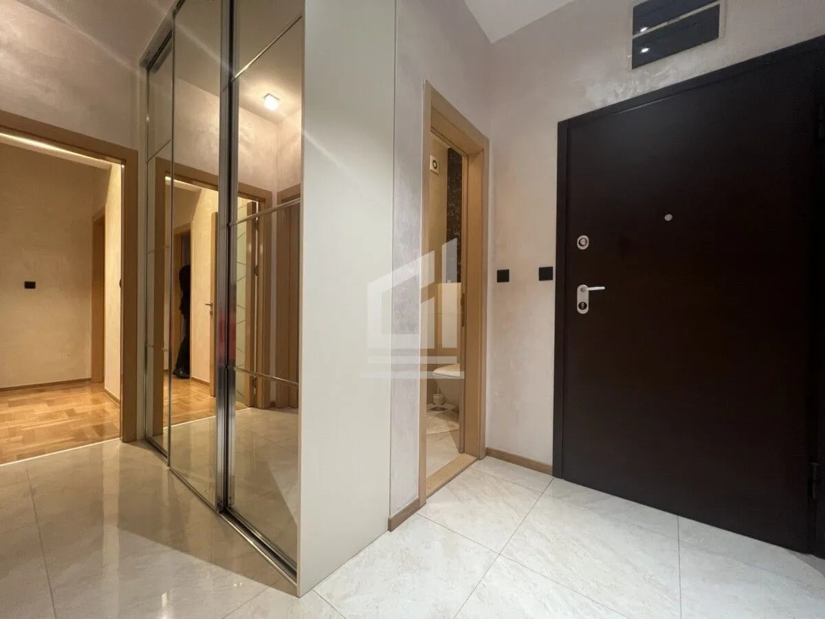 Izdavanje, dvosoban stan, 78m², Momišići, Podgorica