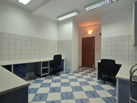 Prodaja, poslovni prostor, 58m², Centar, Nikšić - image 2