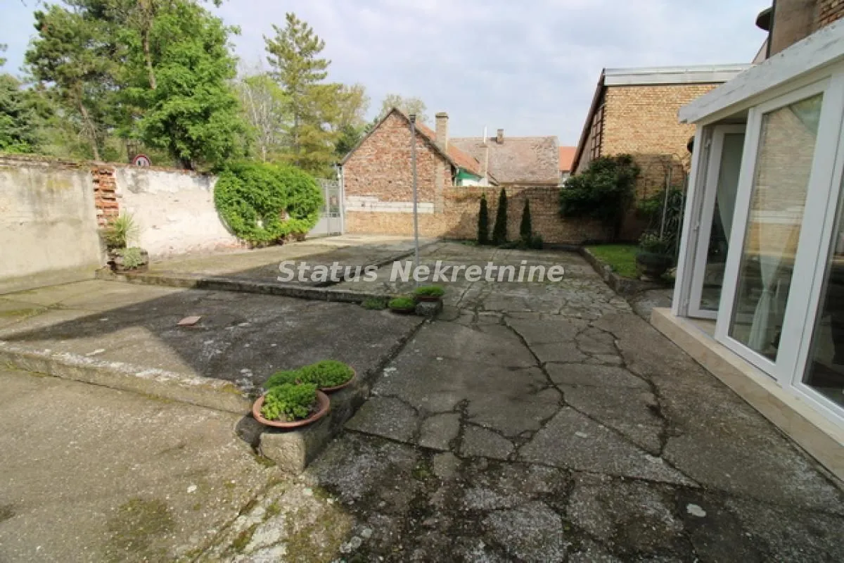 Prodaja, kuća, 416m², Sremska Mitrovica, Srbija