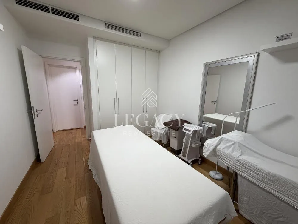 Izdavanje, trosoban stan, 92m², Savski Venac, Beograd