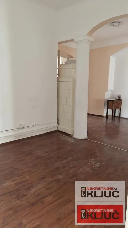 Izdavanje, četvorosoban stan, 103m², Centar, Novi Sad