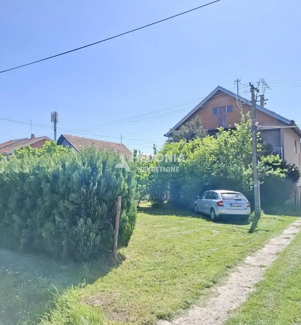 Prodaja, kuća, 176m², Centar, Inđija