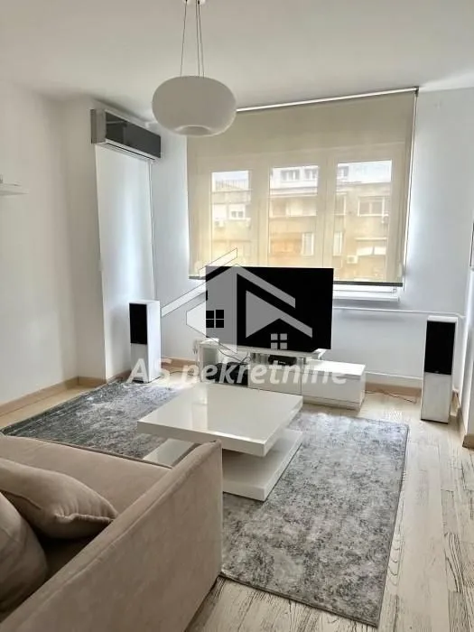 Izdavanje, dvosoban stan, 63m², Sarajevska, Beograd