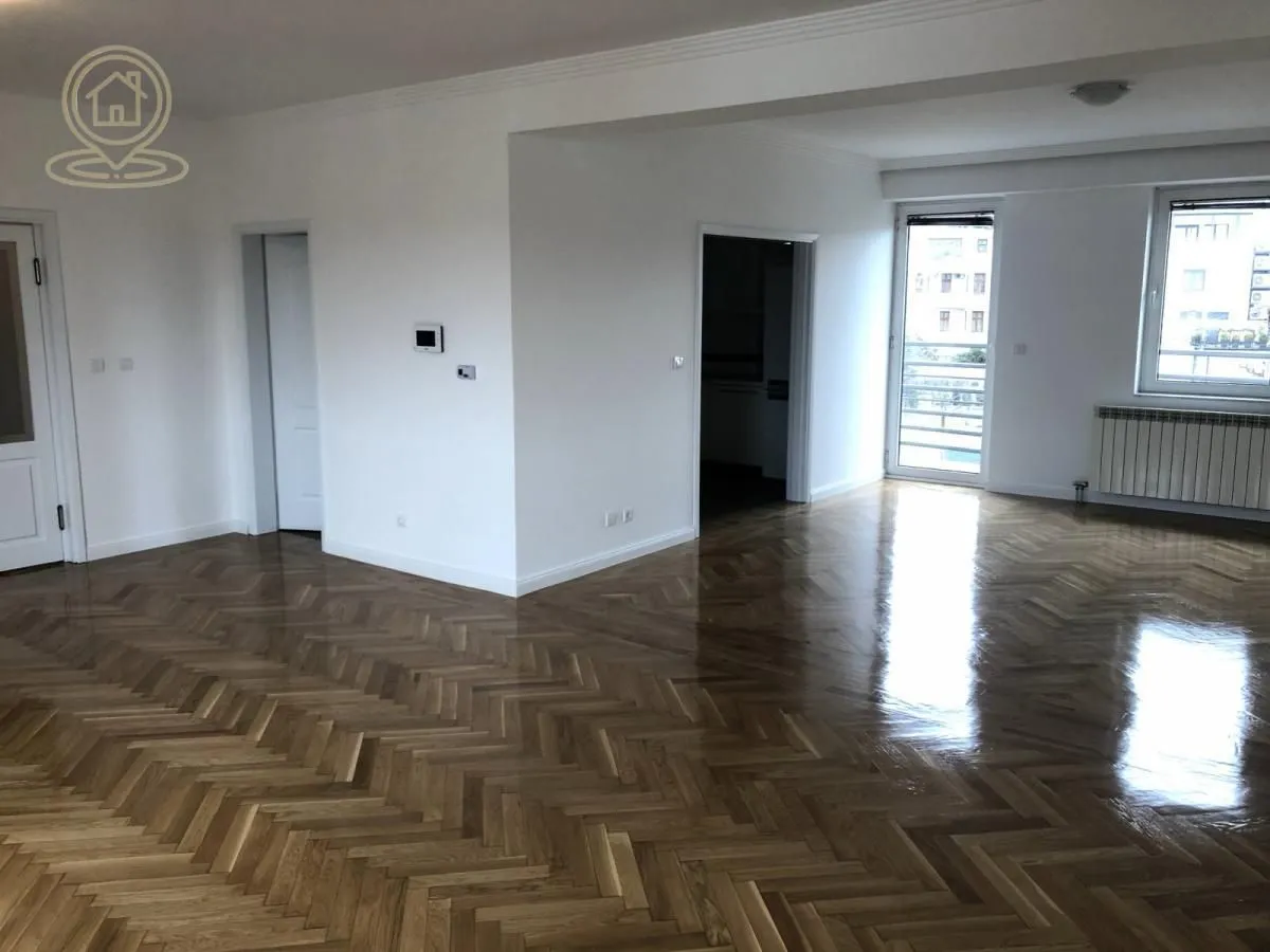 Izdavanje, poslovni prostor, 144m², Neimar, Vračar Sve Podlokacije
