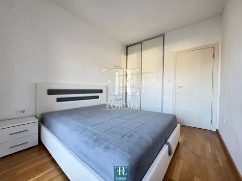 Izdavanje, dvosoban stan, 60m², Stari Aerodrom, Podgorica - image 8