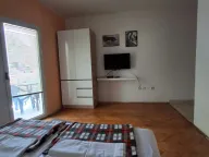 Izdavanje, garsonjera, 25m², Podkošljun, Budva - image 3