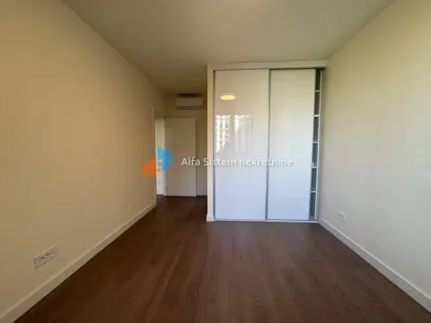 Rent, three bedroom apartment, 78m², Savski Venac, Beograd - image 9