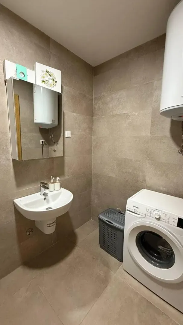 Rent, one bedroom apartment, 45m², Bečići, Budva
