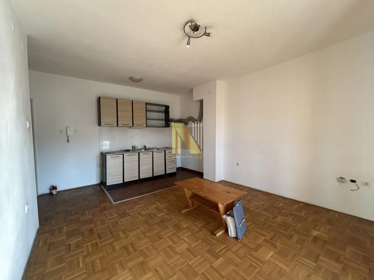  Office Space for Rent, 36m2, Adamovićevo Naselje, Novi Sad, Novi Sad
