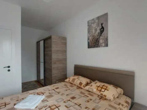 Izdavanje, dvosoban stan, 61m², Zagorič, Podgorica - image 2