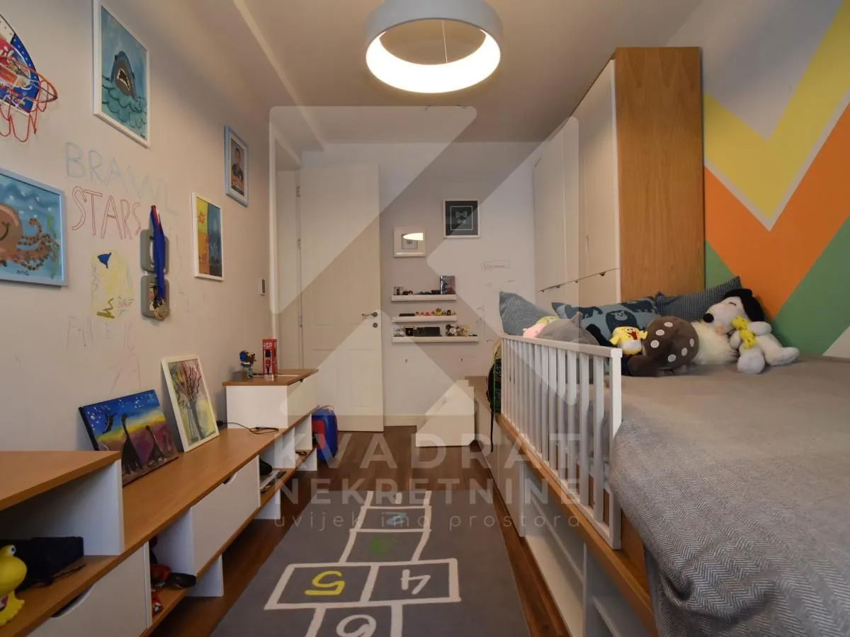Prodaja, trosoban stan, 122m², Centar, Podgorica