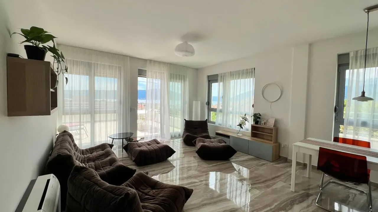 Rent, three bedroom apartment, 81m², Pod Kuk, Tivat