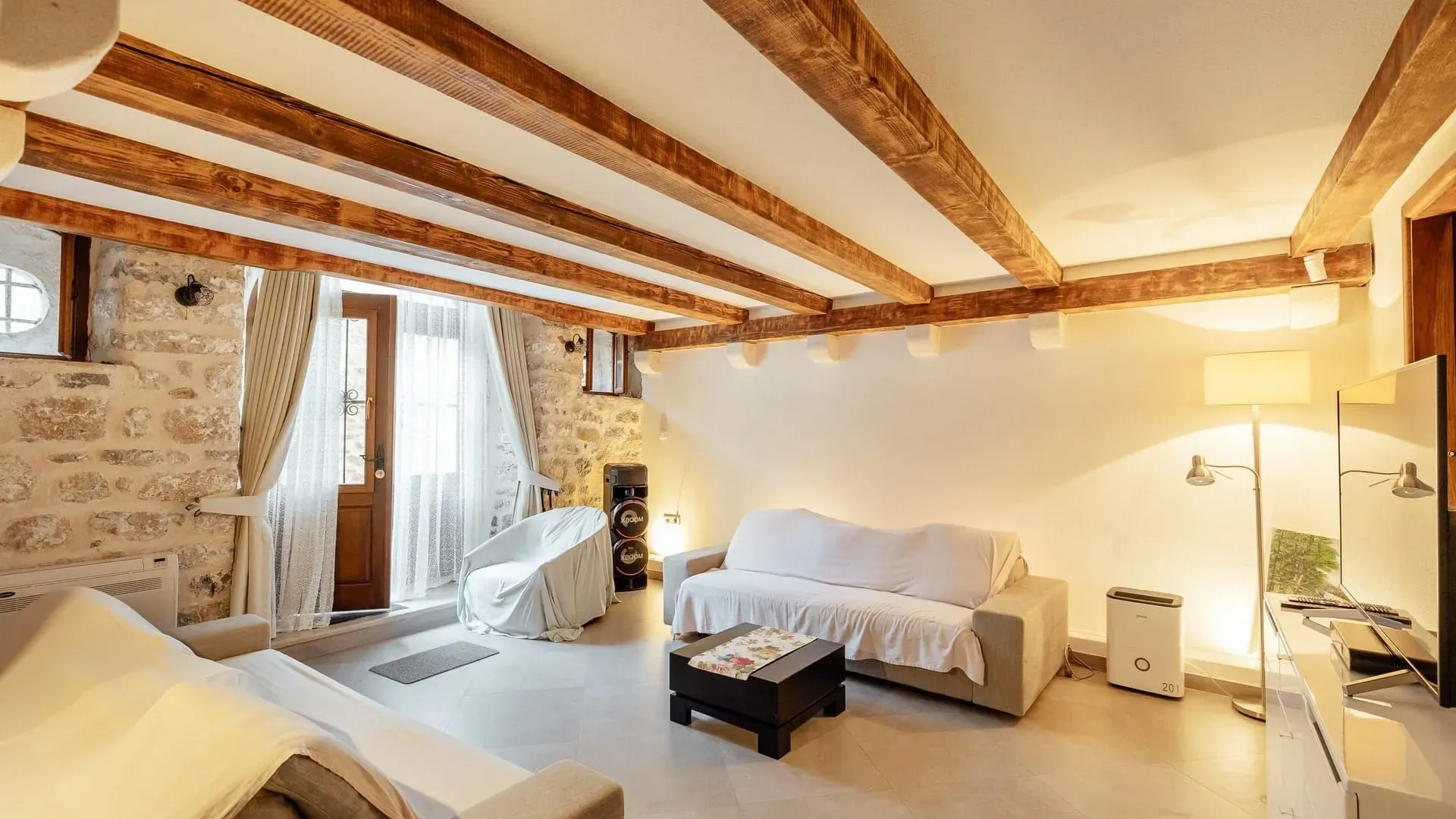 Prodaja, dvosoban stan, 93m², Perast, Kotor