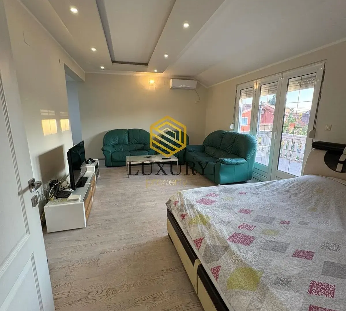 Rent, house, 350m², Zlatica, Podgorica