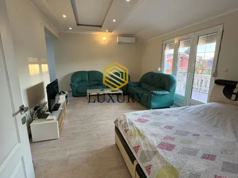 Izdavanje, kuća, 350m², Zlatica, Podgorica - image 6