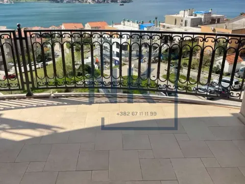 Sale, two bedroom apartment, 106m², Dobrota, Kotor