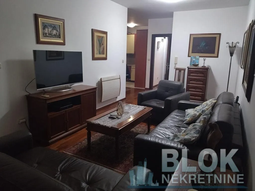 Izdavanje, jednosoban stan, 56m², Preko Morače, Podgorica