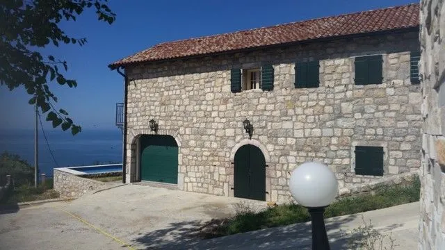 Sale, house, 400m², Šušanj, Bar
