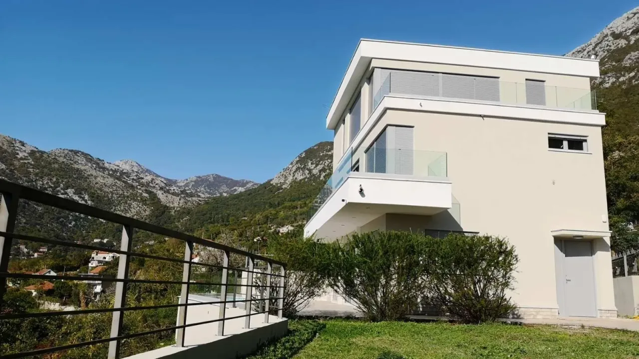 Prodaja, kuća, 223m², Risan, Kotor