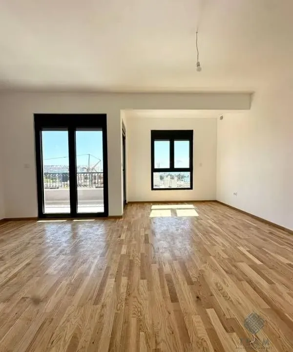 Prodaja, dvosoban stan, 69m², Ilino, Bar