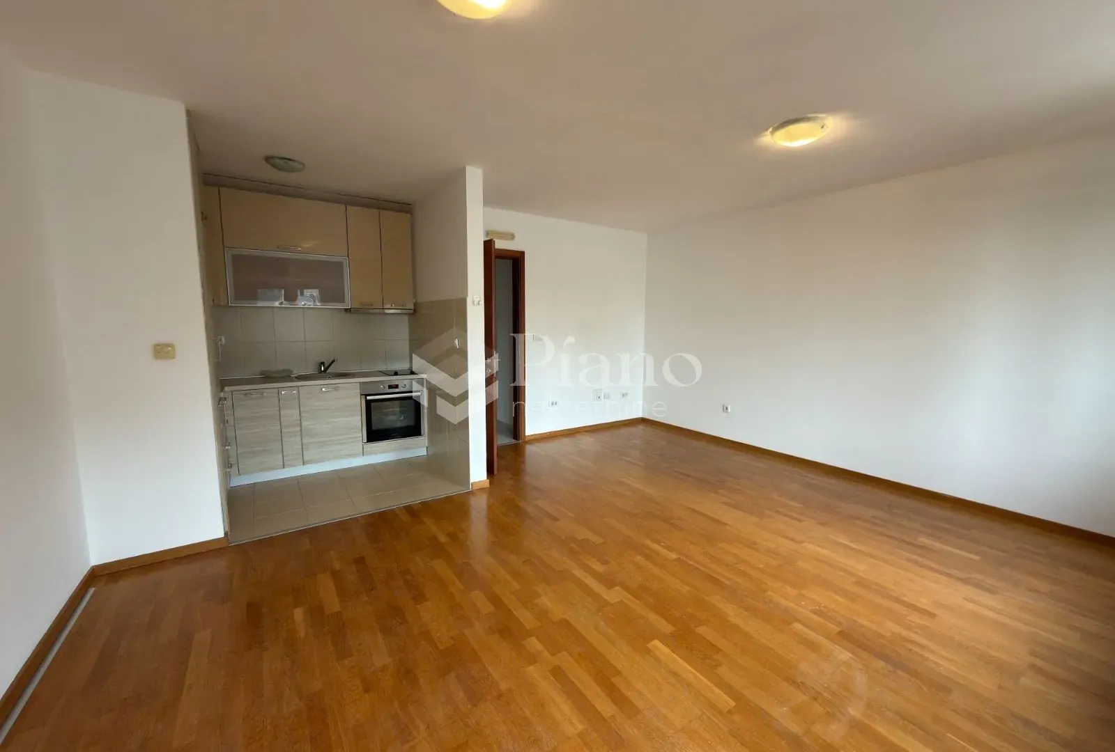 Izdavanje, jednosoban stan, 36m², Tološka šuma, Podgorica