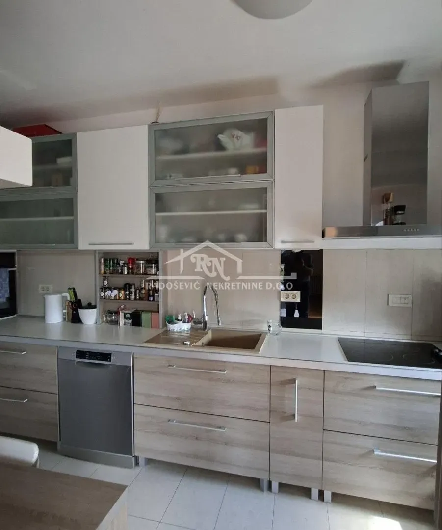 Sale, four bedroom apartment, 127m², Autokomanda, Voždovac Sve Podlokacije