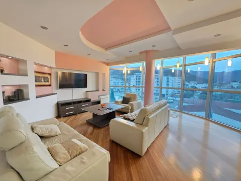 Rent, two bedroom apartment, 86m², Budva, Crna Gora - image 10