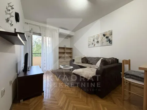 Rent, one bedroom apartment, 36m², Blok 6, Podgorica - image 2