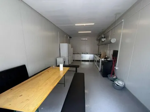 Izdavanje, kuća, 320m², Dobanovci, Surčin - image 6