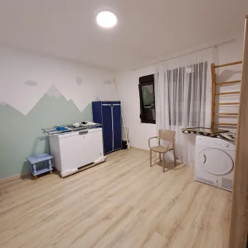 Rent, three bedroom apartment, 100m², Beri, Podgorica - image 11