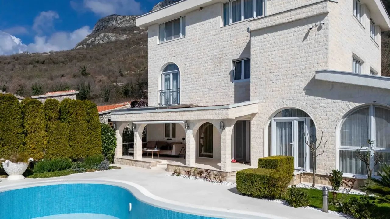 Sale, house, 410m², Blizikuće, Budva