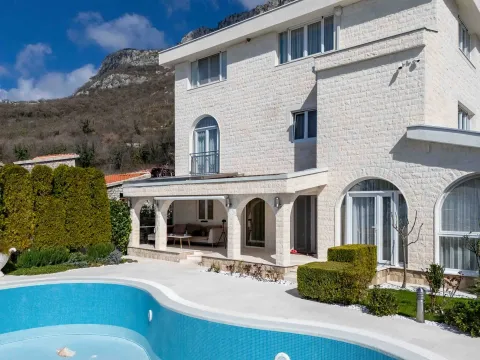 Sale, house, 410m², Blizikuće, Budva - image 1