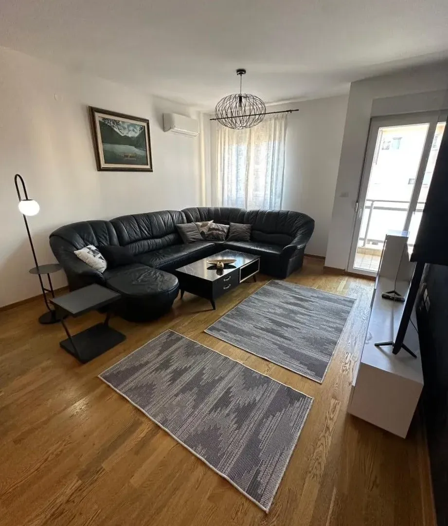 Izdavanje, dvosoban stan, 64m², City Kvart, Podgorica
