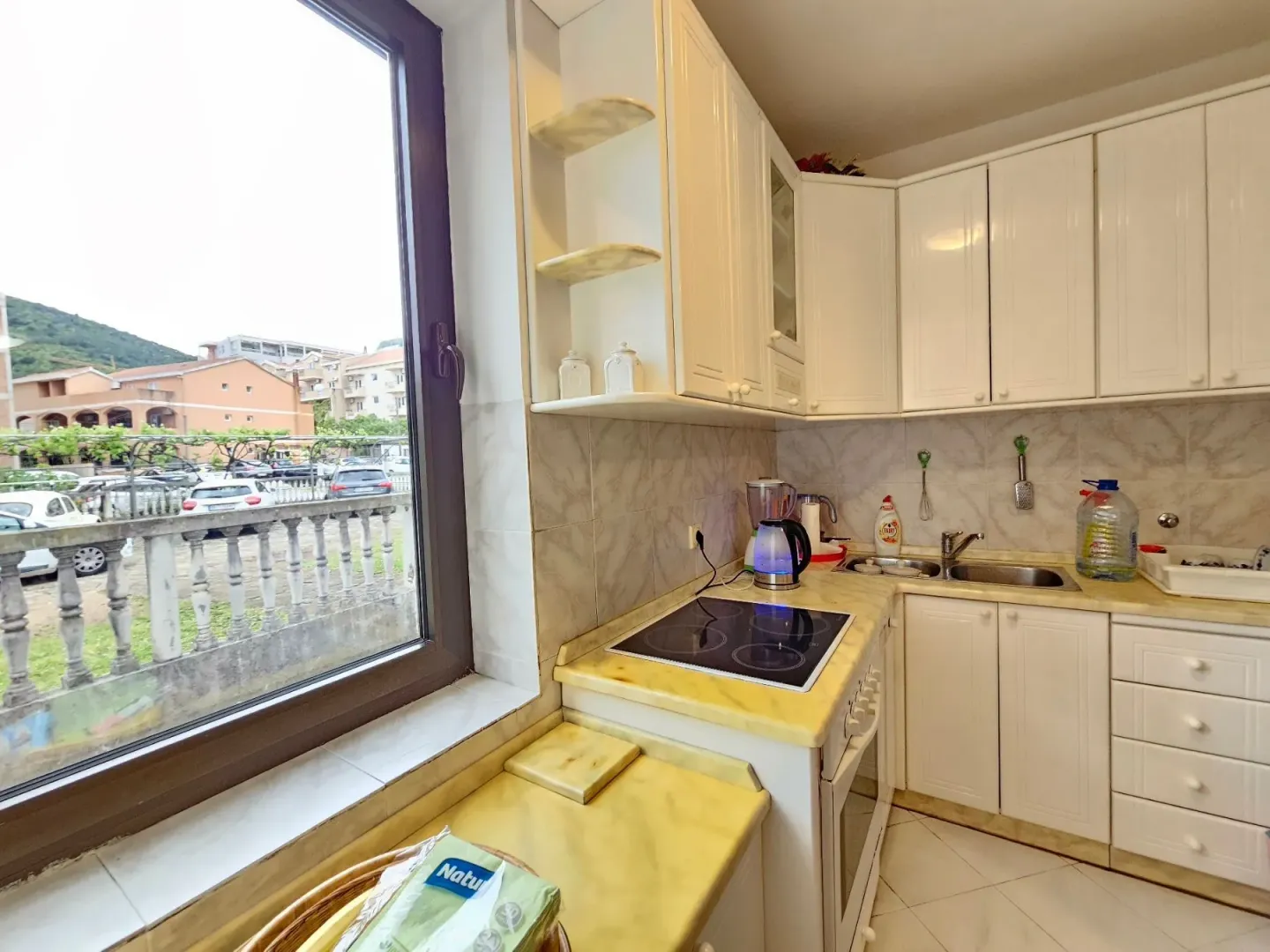 Izdavanje, dvosoban stan, 57m², Budva, Crna Gora