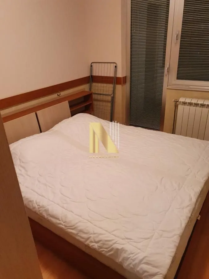 Izdavanje, dvosoban stan, 53m², Centar, Novi Sad
