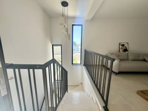 Izdavanje, dvosoban stan, 86m², Kava, Tivat - image 6