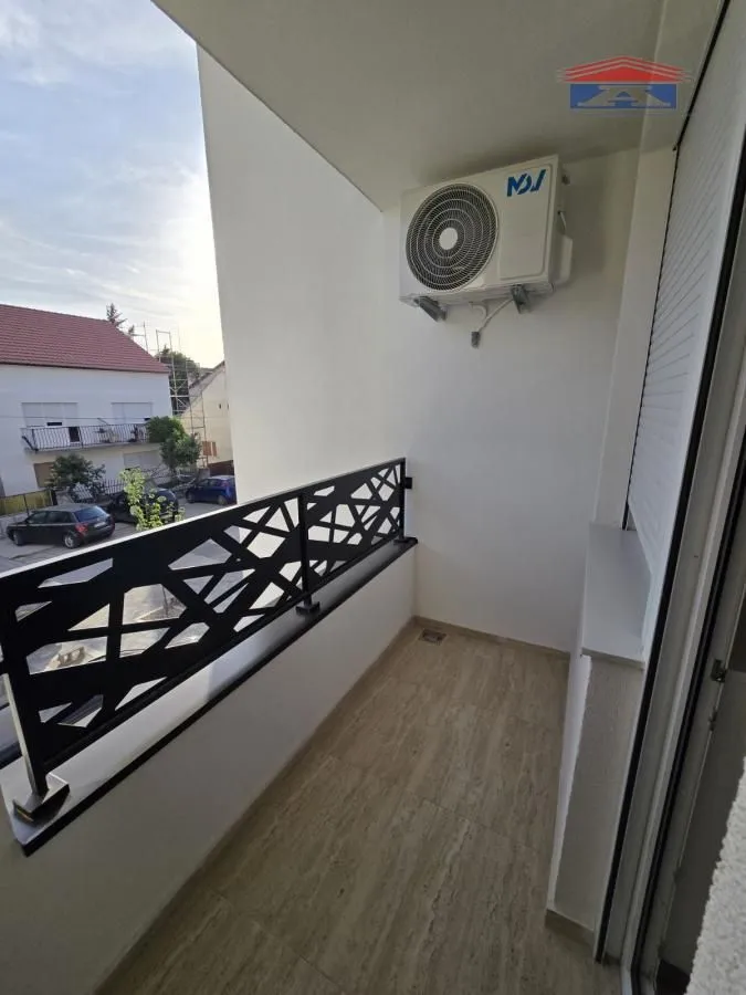 Izdavanje, garsonjera, 33m², Železnička Stanica, Novi Sad Sve Podlokacije