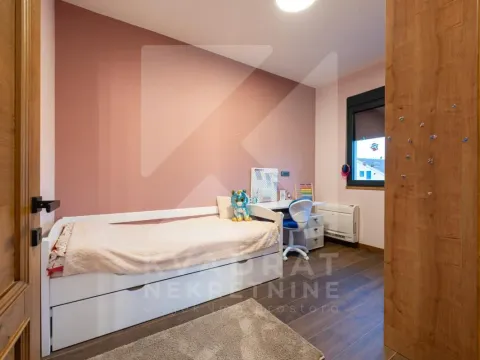 Izdavanje, kuća, 166m², Tološi, Podgorica - image 27