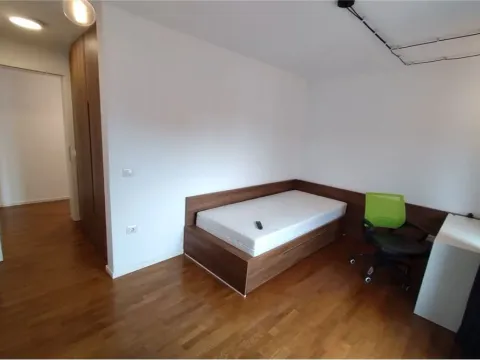 Izdavanje, dvosoban stan, 145m², Palilula, Niš - image 10