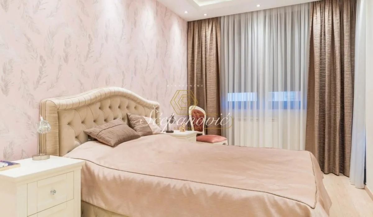 Prodaja, četvorosoban stan, 106m², Grbavica, Novi Sad Sve Podlokacije