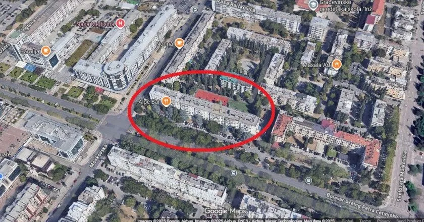 Satelitski snimak lokacije zgrade u urbanom dijelu grada.