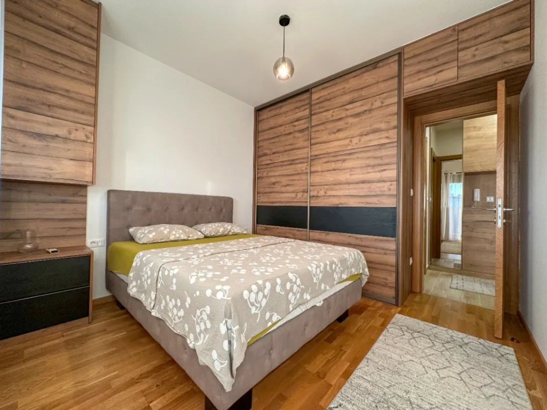 Izdavanje, jednosoban stan, 45m², Blok 9, Podgorica