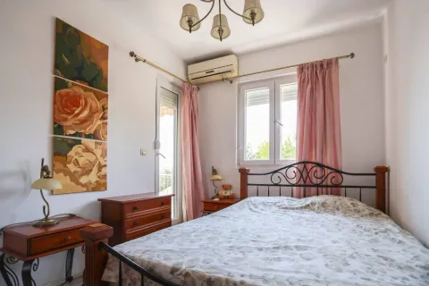 Rent, one bedroom apartment, 43m², Podmaine, Budva - image 3