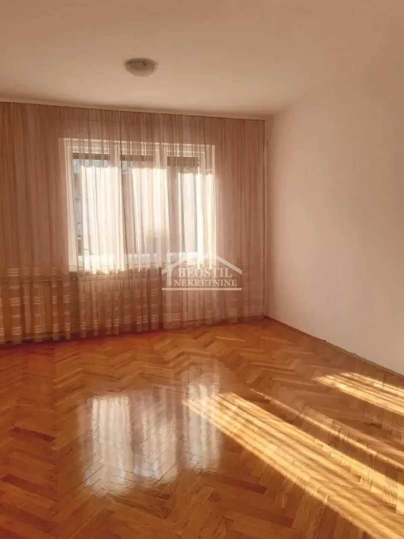 Rent, three bedroom apartment, 78m², Stari Grad, Beograd