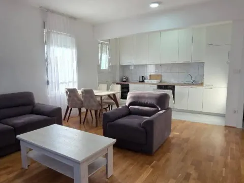 Prodaja, dvosoban stan, 70m², 1 maj, Podgorica - image 2