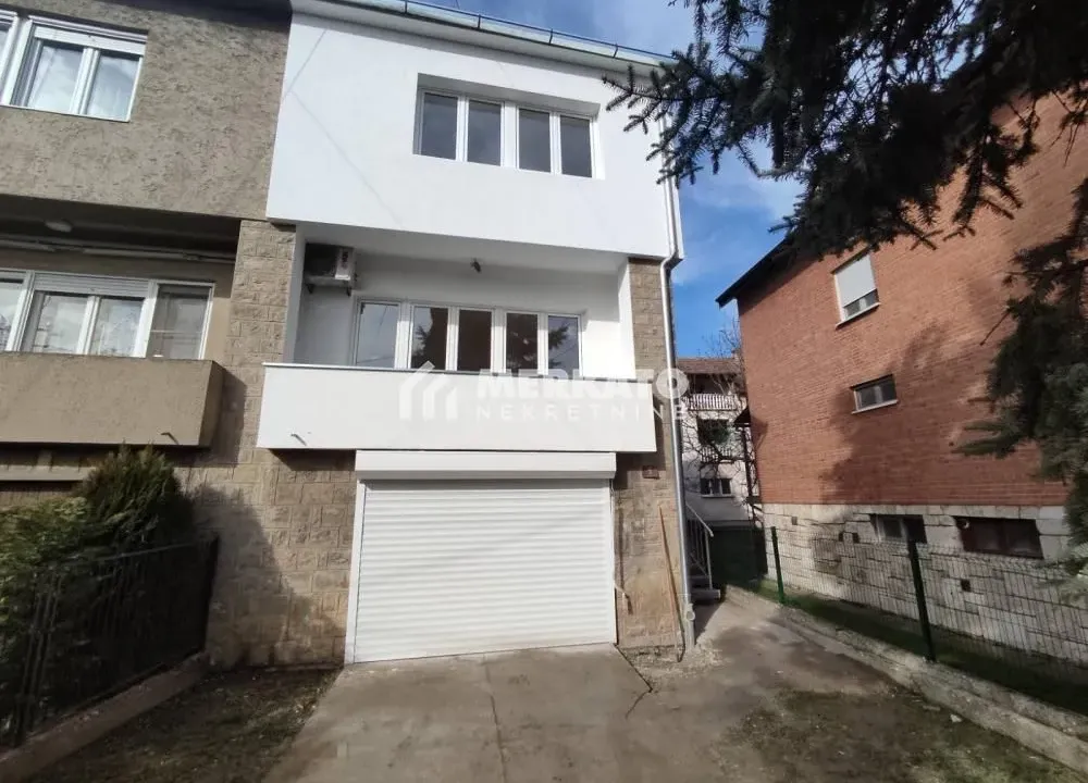 Sale, house, 222m², Centar, Zrenjanin