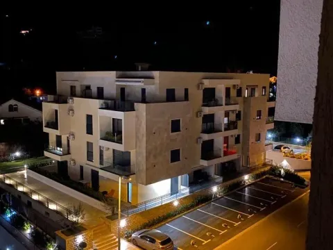 Rent, studio apartment, 42m², Seljanovo, Tivat - image 10
